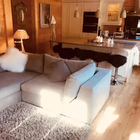 Dom wakacyjny Cozy Scenic Family Gstaad Glacier 3000