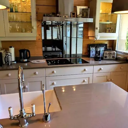 Cozy Scenic Family Gstaad Glacier 3000 *